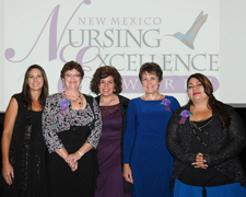 Jefe Oficial de Enfermería División de Salud Pública de Amy Wilson (centro ) en la foto sábado a las 2014 Nuevo México Enfermería Excellence Awards son (de izquierda a derecha) Kristine Tenorio desde Albuquerque , Becky Trujillo desde Roswell , Elizabeth Kuchler de Las Cruces y Terry Aguas de La Española. (Foto cortesía : Departamento de Salud de México)